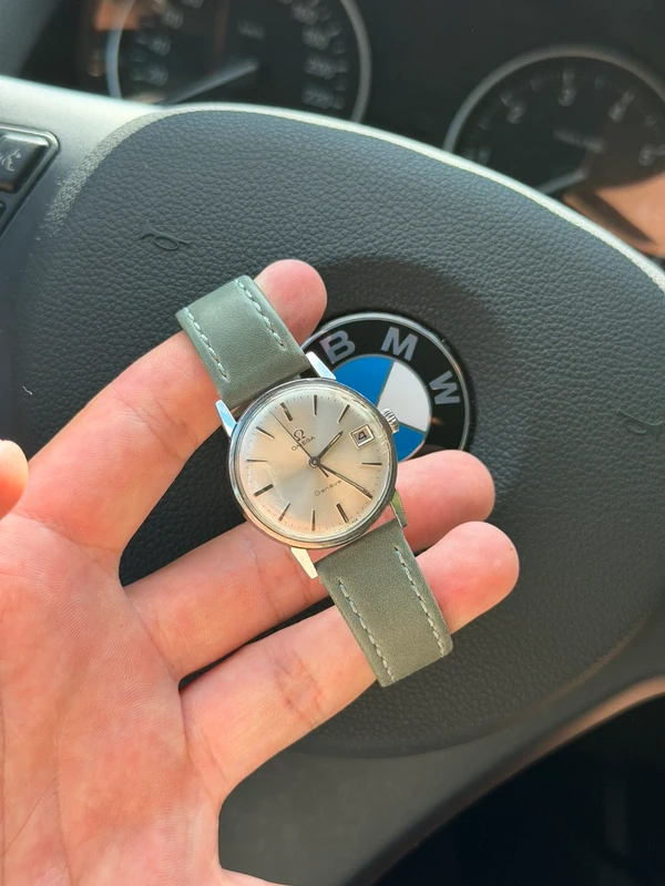 Omega Genève 136011 — Vintage handopwinder